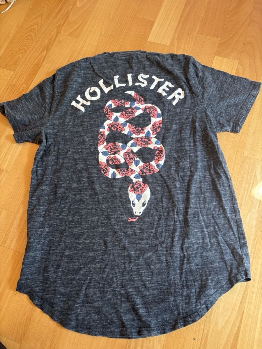 Hollister T-Shirts: Hollister Snake T-shirt – Gebraucht aus Chexbres von doe_xns6 1