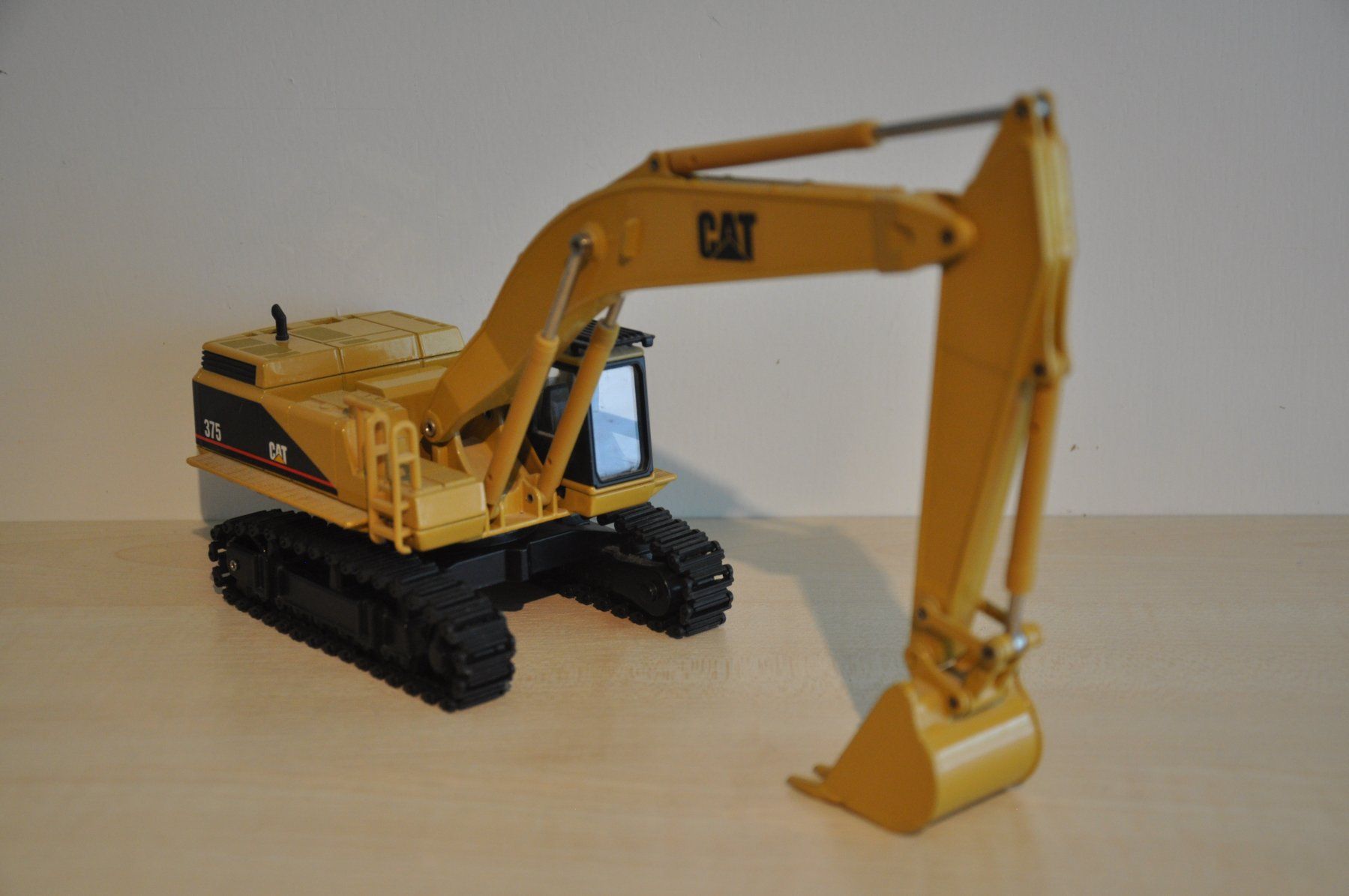 Joal Kit di modellismo & Modellini statici: CAT 375 Raupenbagger – Usato da Mitlödi venduto da worker04 3