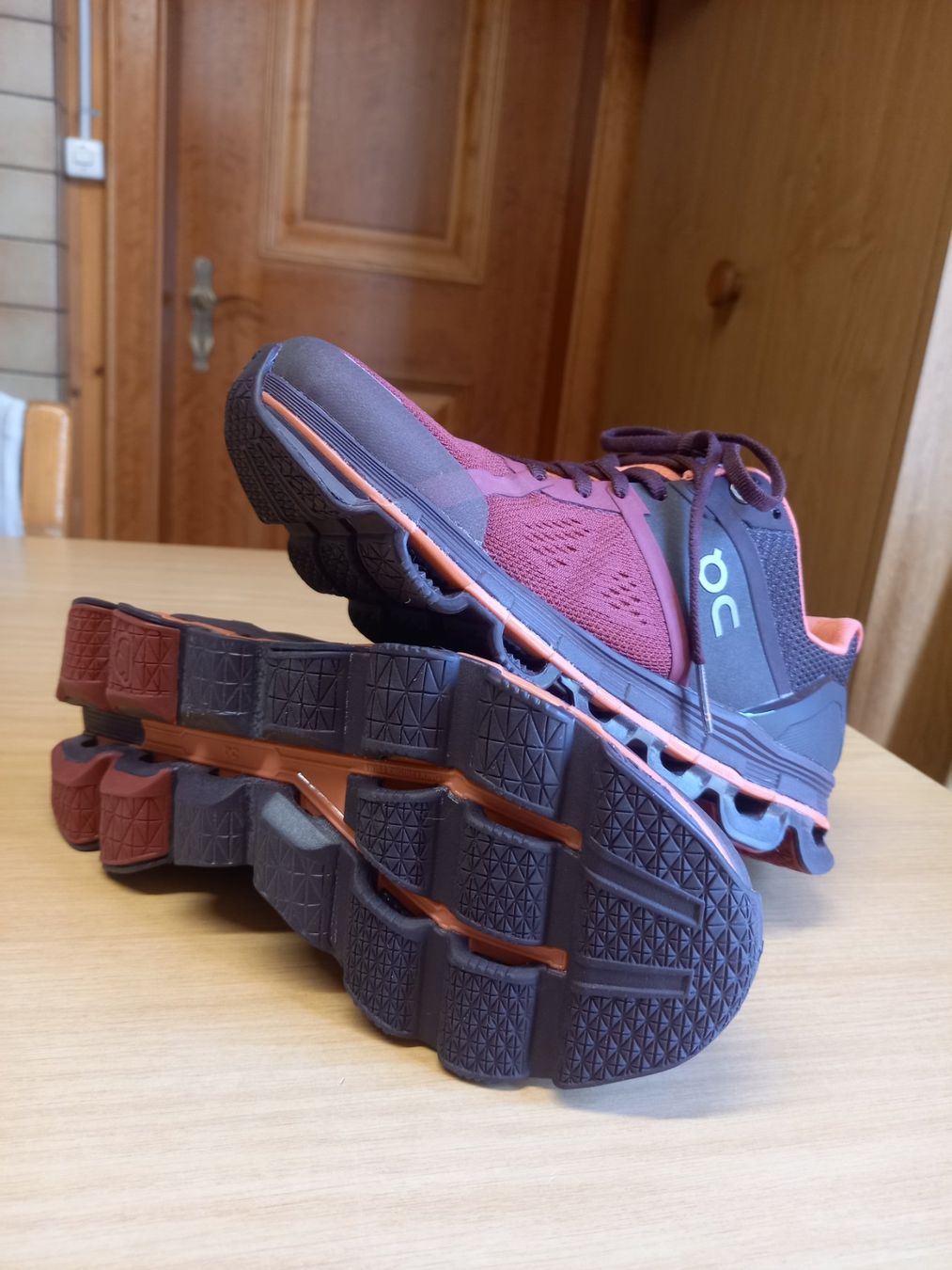 On Scarpe da donna: On Cloudace Sportschuhe – Nuovo (secondo la descrizione) da Wattwil venduto da Tat_Ald 1