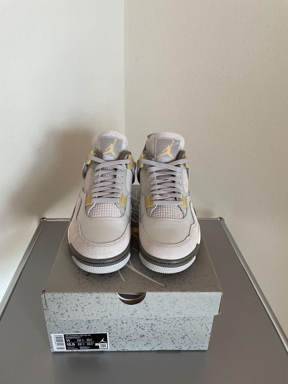 Jordan Scarpe da uomo: Jordan 4 Retro SE  Craft Photon Dust EU45 – Nuovo e nell'imballaggio originale da Reutigen venduto da Adweng 1