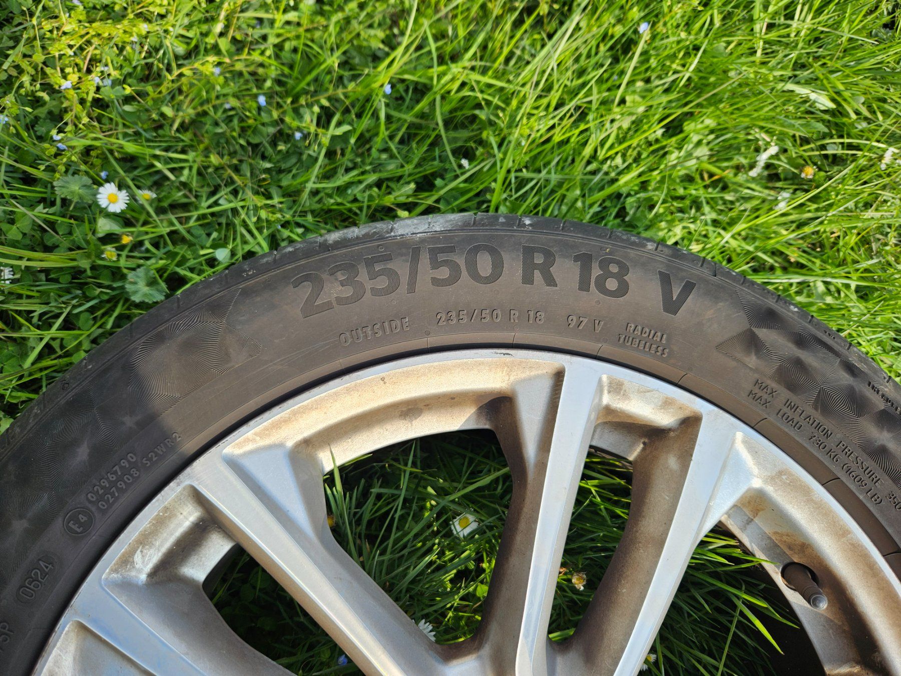 Ford Pneus & Kompletträder: Ford Kuga Alufelgen mit Sommerpneu – Gebraucht aus Leuzigen von strauss72 1