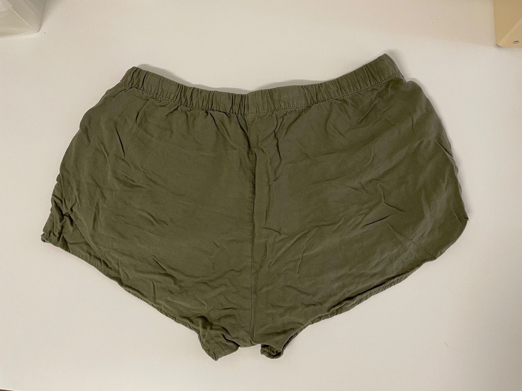 H&M Pantaloni: H&M Shorts 2 Stück – Usato da Basel venduto da Robyn20 1
