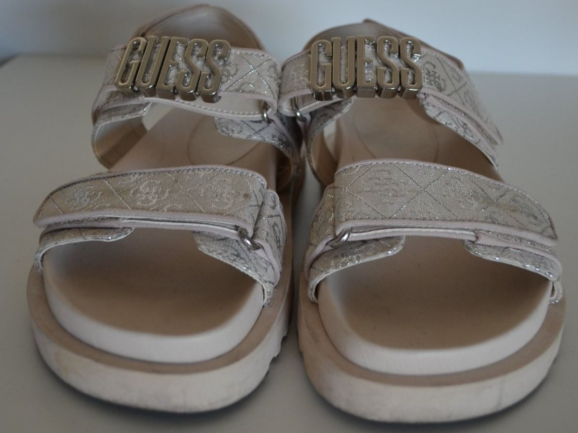 Guess Damenschuhe: GUESS Plateau-Sandale – Gebraucht aus Locarno von DarjaRonco 2
