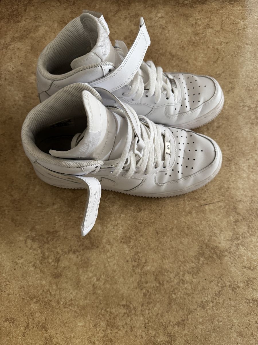 Nike Scarpe da uomo: Nike Air Force 1 High, Grösse 42.5 – Usato da Winterthur venduto da bargainhunter1 2