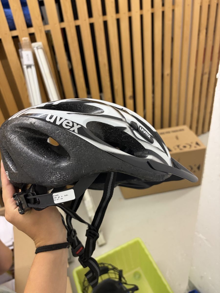 Uvex Helme: Casque de vélo Uvex – Gebraucht aus Pully von ari_78pk
