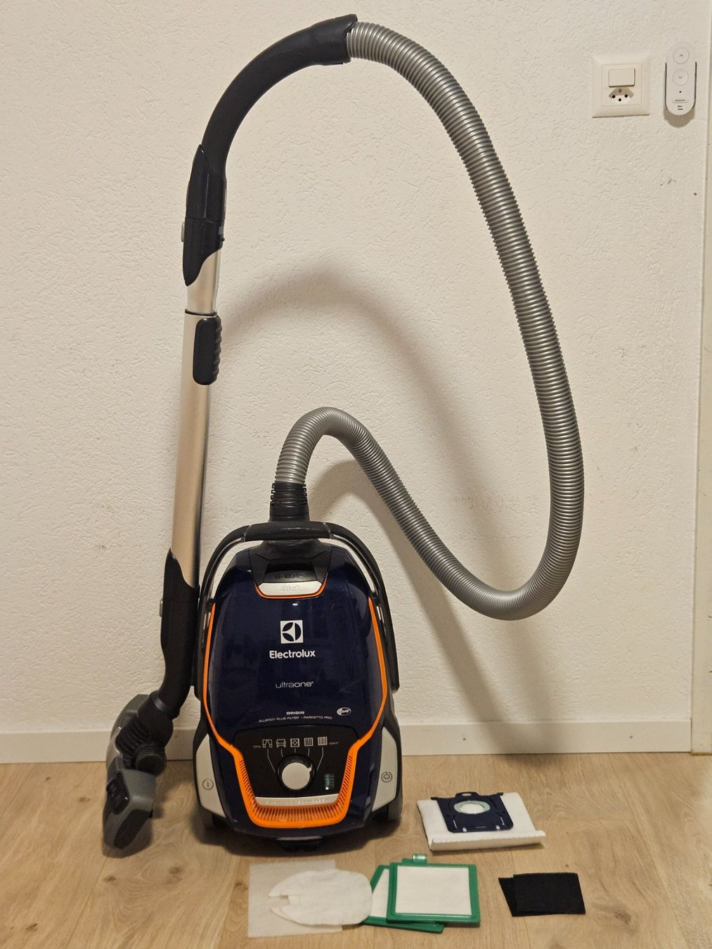 Electrolux Aspirapolveri & Accessori: Elektrolux Ultraone Origin Staubsauger – Usato da Gundetswil venduto da Maegez 1