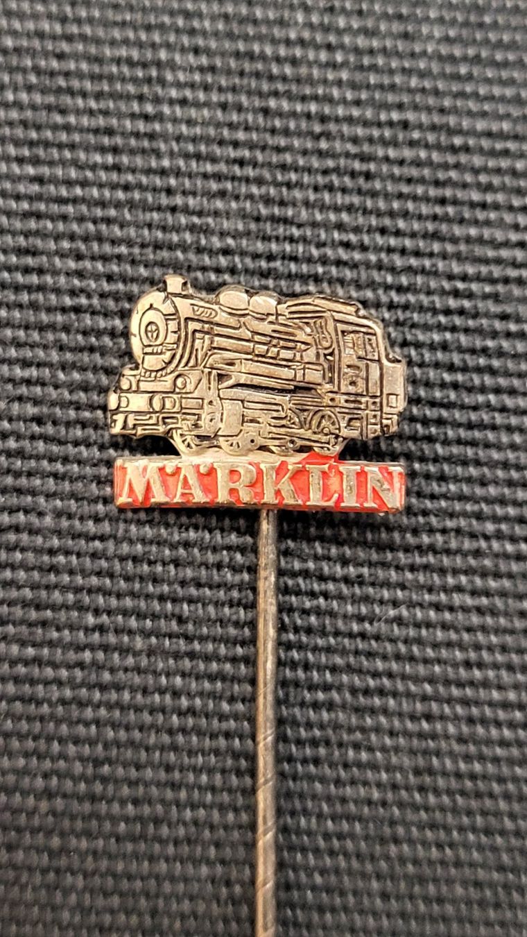 Spille & Fermagli: Anstecknadel MÄRKLIN "II" – Usato da Basel venduto da spinne02