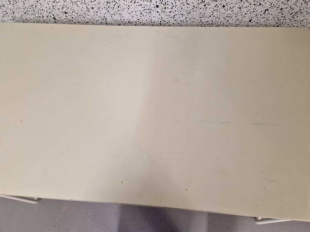 Tische: Tisch – Gebraucht aus Urtenen-Schönbühl von Lasilja 1
