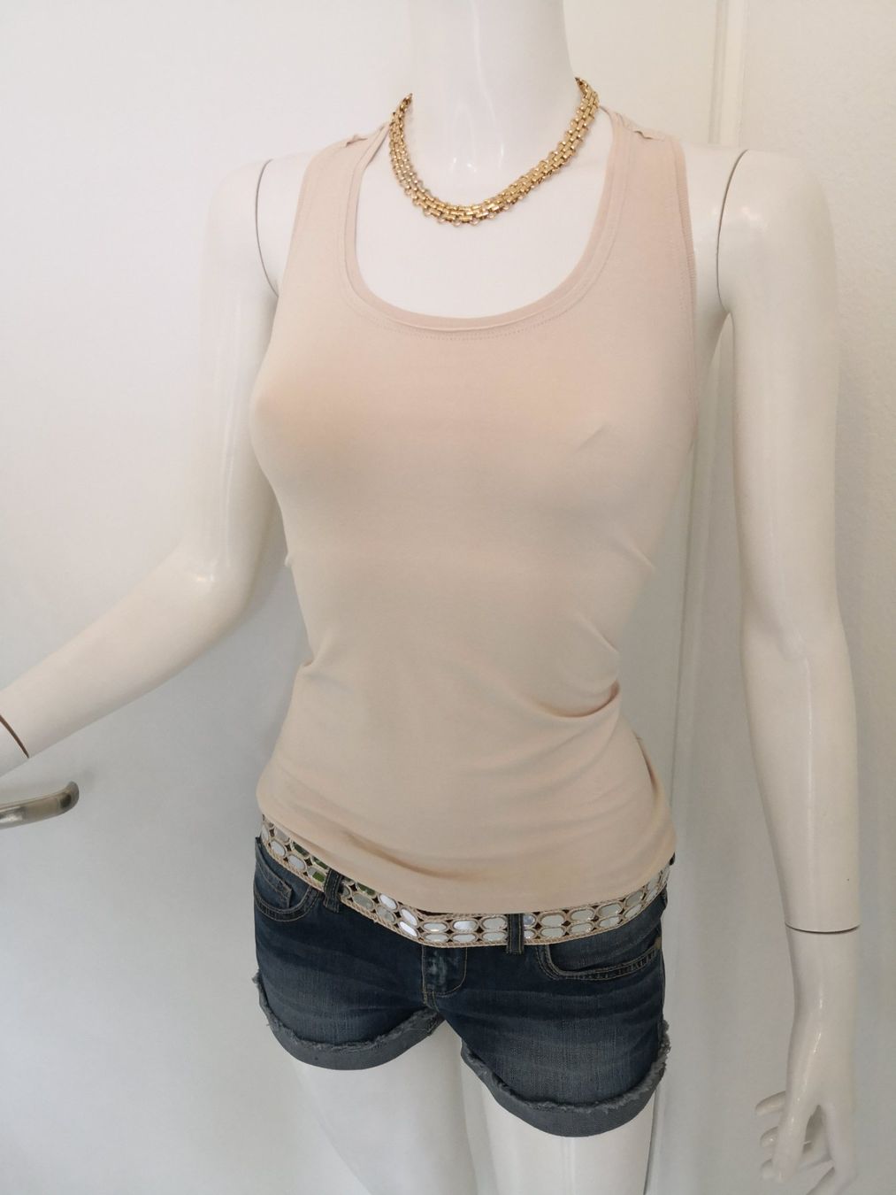 Mango Top: 🤩MANGO TANK-TOP BEIGE – Usato da Olten venduto da Naja-Twins-Twins 2