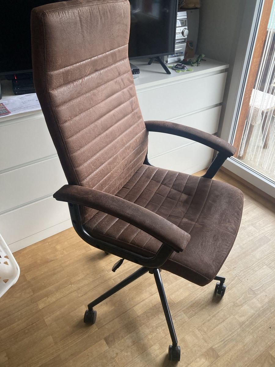 Chaises: Bürostuhl braun – D'occasion à Brienz BE par Freeracer