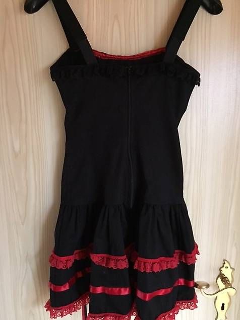 Vestiti: Dirndln Schwarz/rot – Usato da Solothurn venduto da Deinze 3