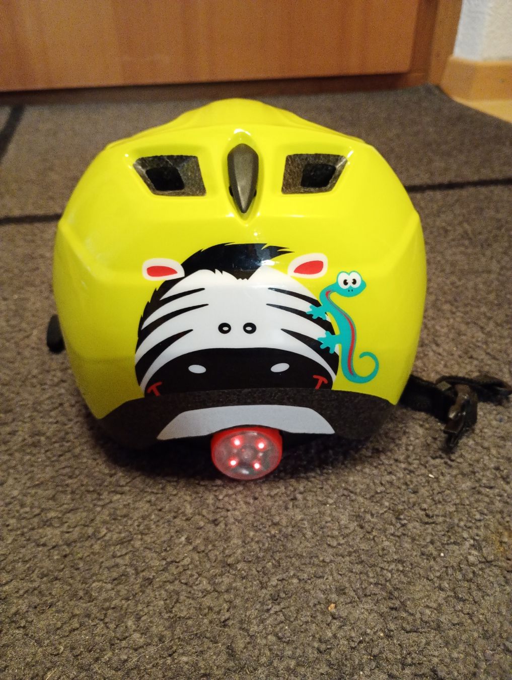 Caschi: Kinder Velohelm  – Usato da Wetzikon ZH venduto da Astrostar 1