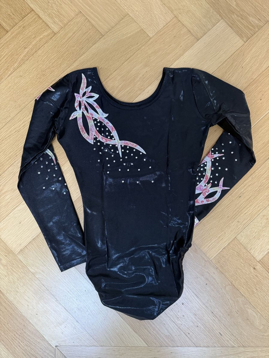 Scarpe, pantaloni & magliette da ginnastica: Turndress Justaucorps Moreau Gr. ASM – Usato da Zürich venduto da dek0b0x 3