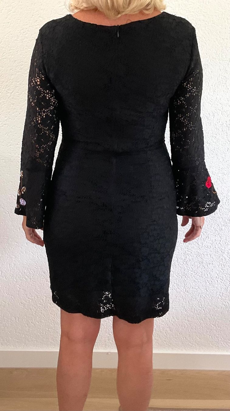 Desigual Kleider: Kleid Desigual schwarz – Gebraucht aus Amriswil von Chmm1 2