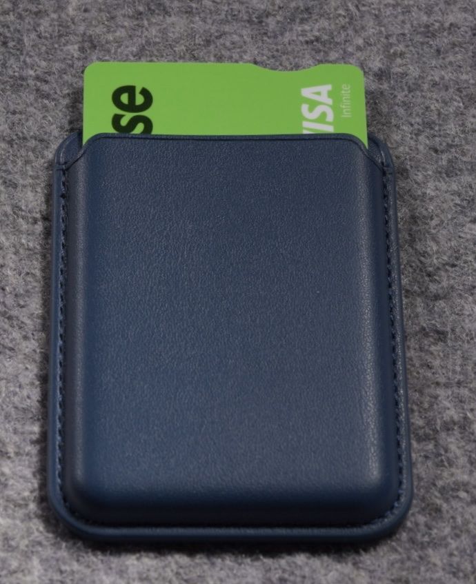 Altro in  Abbigliamento & Accessori: Magnetischer Kartenhalter für iPhone – Nuovo e nell'imballaggio originale da Winterthur venduto da Regton