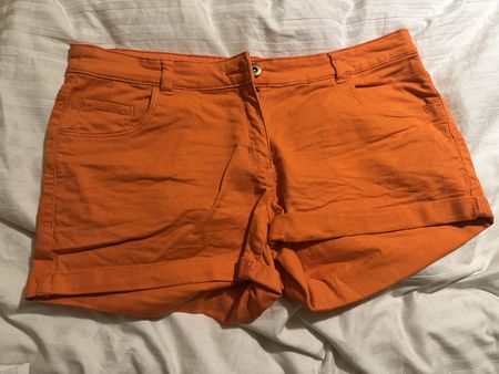 Short H&M orange, taille 42 neuf