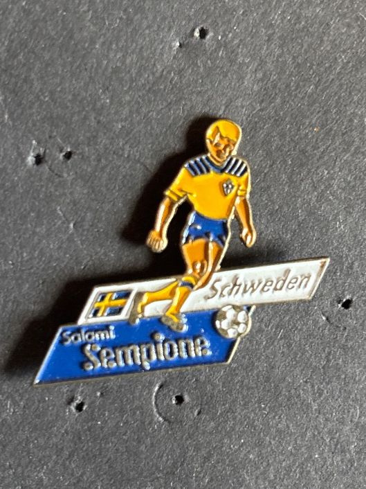 Placchette & Badge: Pin Fussballer Schweden – Usato da Lützelflüh-Goldbach venduto da NicoleL.