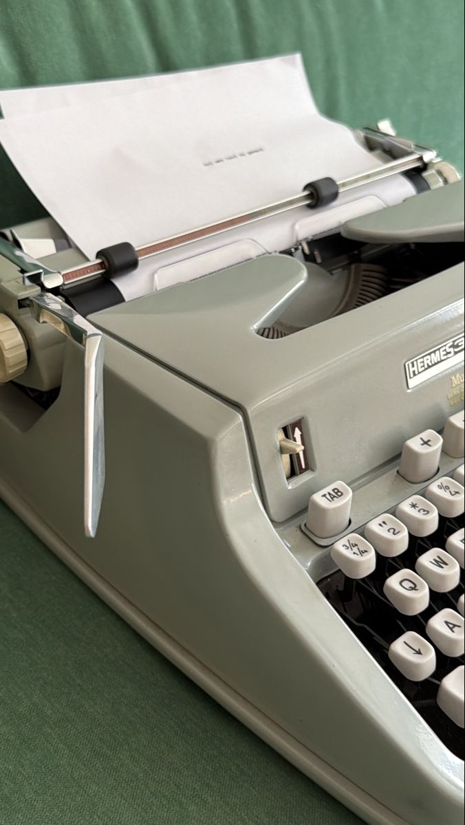 Hermès Machines à écrire: Schreibmaschine HERMES 3000 – D'occasion à Laupen BE par Lisafurby 4