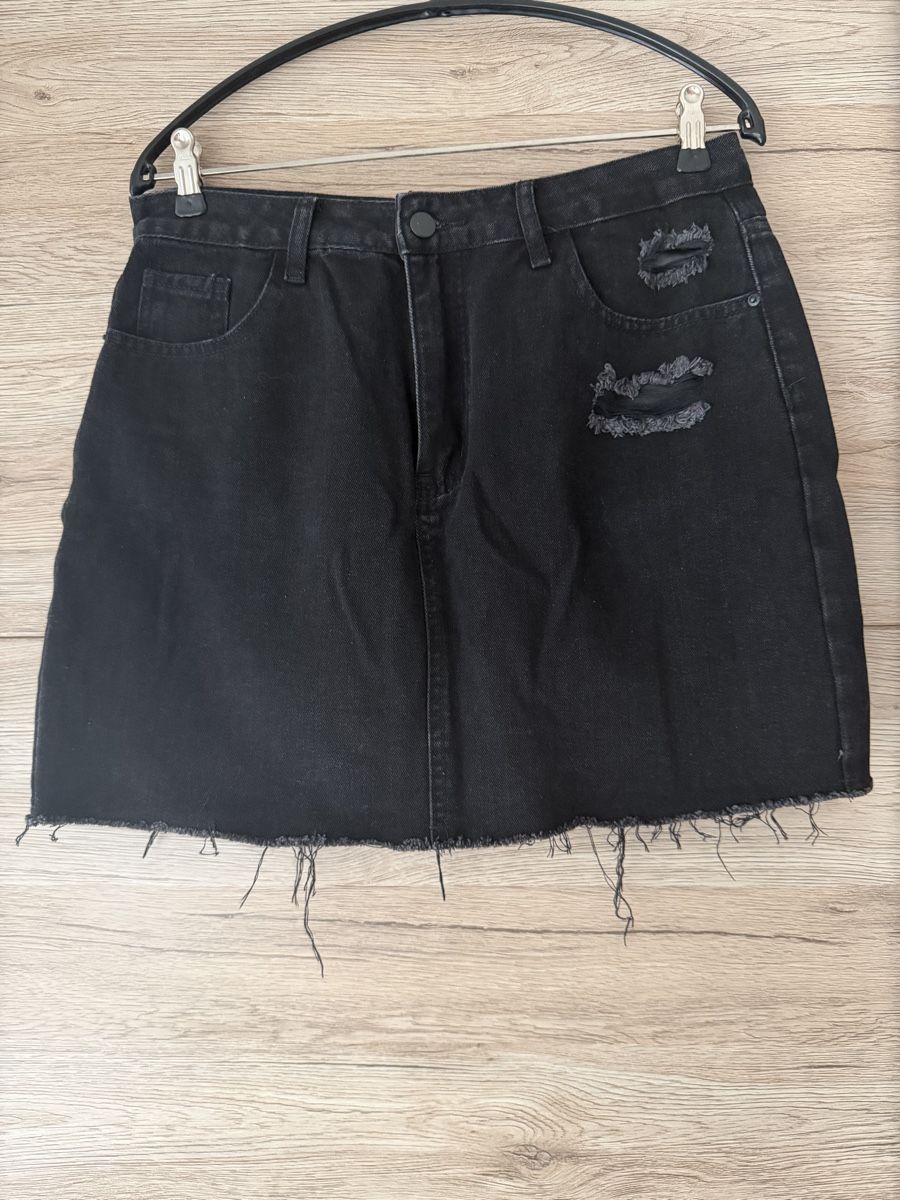 Gonne: Schwarzer Jeansrock mit Rissen, Grösse L – Nuovo (secondo la descrizione) da Au ZH venduto da FMRF