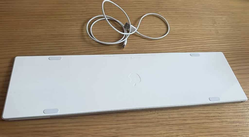 Apple Tastaturen: Apple Magic Keyboard mit Nummernblock CH-Layout – Neu (gemäss Beschreibung) aus Schaffhausen von seb_jhm6 1