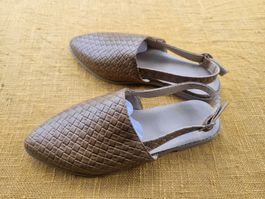 Sandalen beige Gr. 37