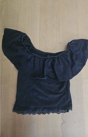 Schwarzes Top