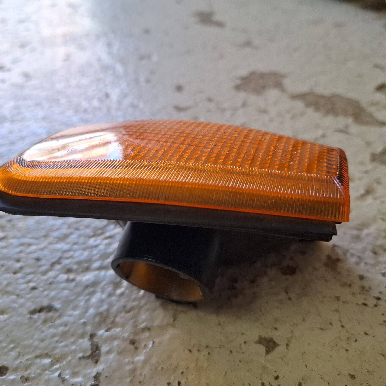 Tutti pezzi di ricambio auto: VW Scirocco 2 Blinker vorne Set links und rechts – Usato da Schlieren venduto da 93min 1