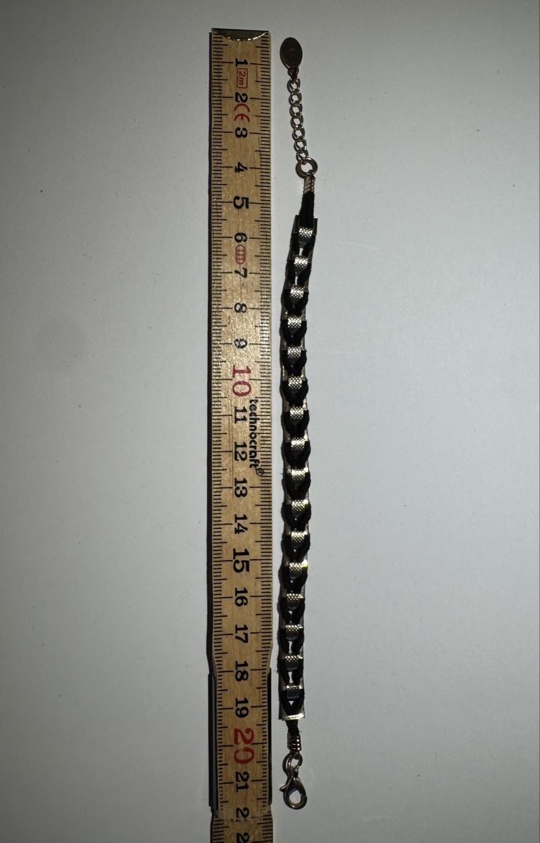 Armbänder & -reifen: Armband schwarz/gold – Gebraucht aus Dübendorf von ZiKarten 4