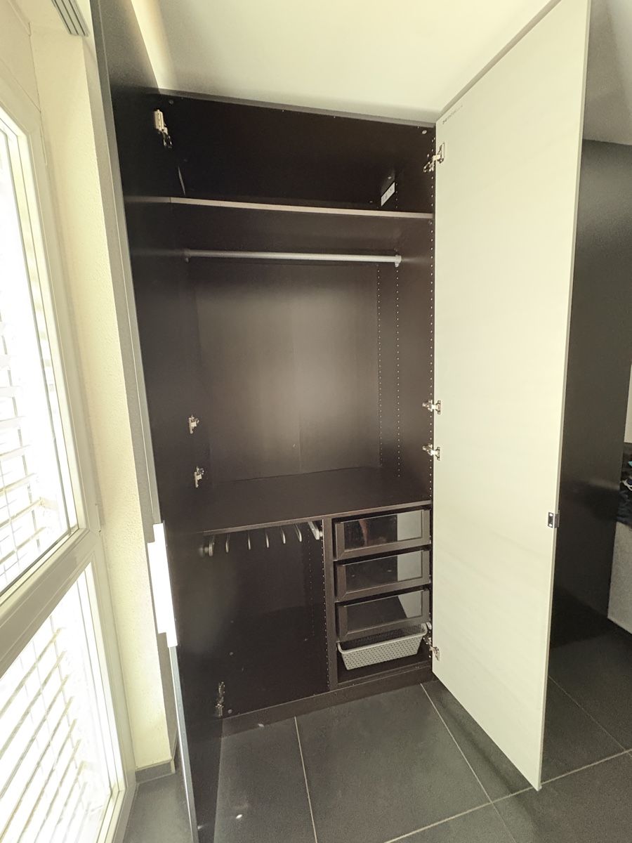 Armoires: Kleiderschrank – D'occasion à Aesch BL par ang_6x29 3