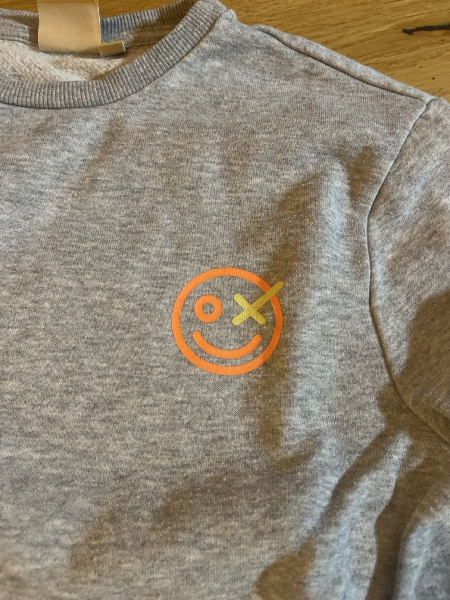 Pullover & Sweatshirts: smiley Pullover 152 – Gebraucht aus Balmberg von Berglihof 1