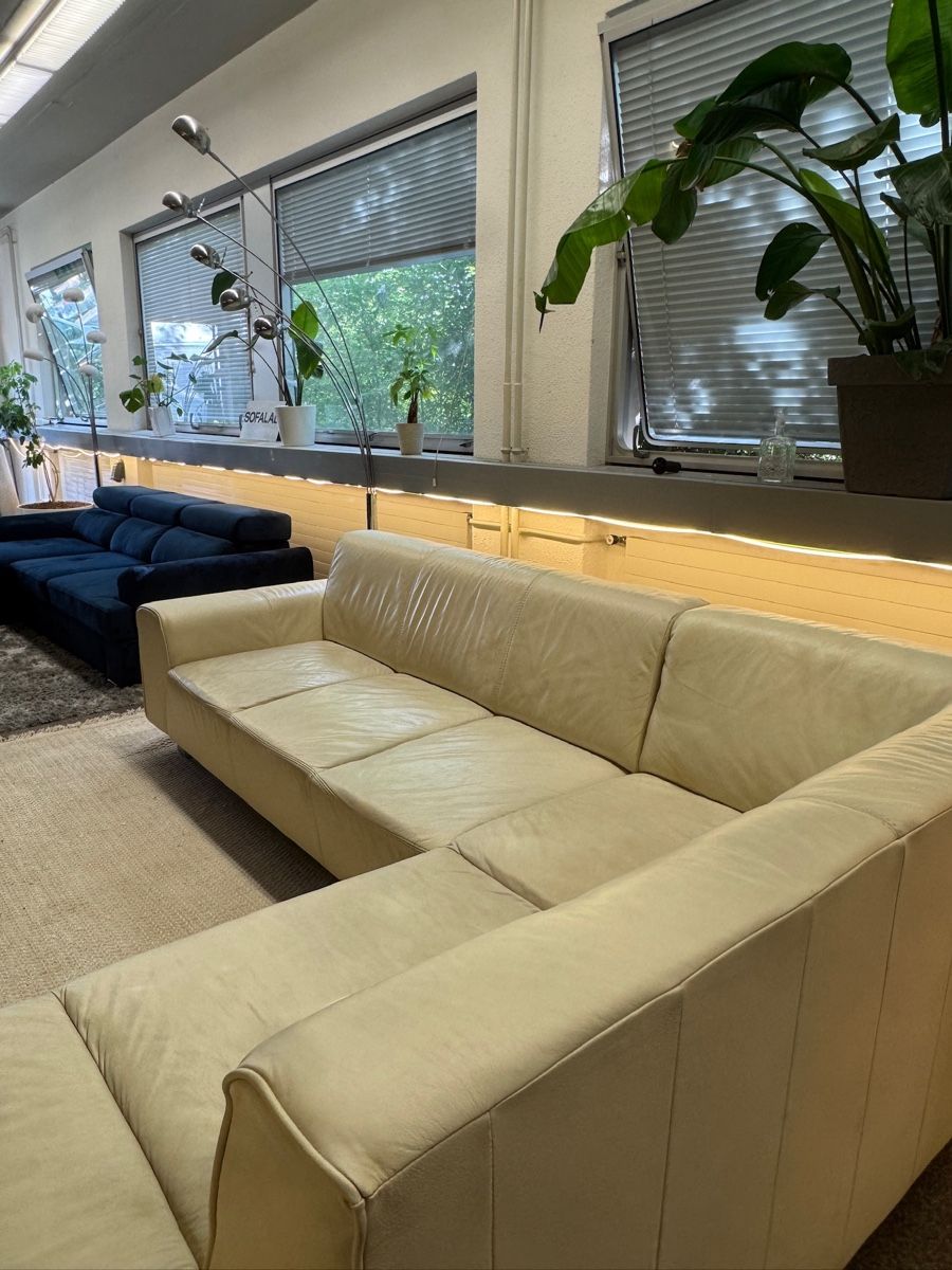 Sofas: Ecksofa aus Echtleder mit longchair creme – Gebraucht aus Fehraltorf von Sofalab.swiss 3