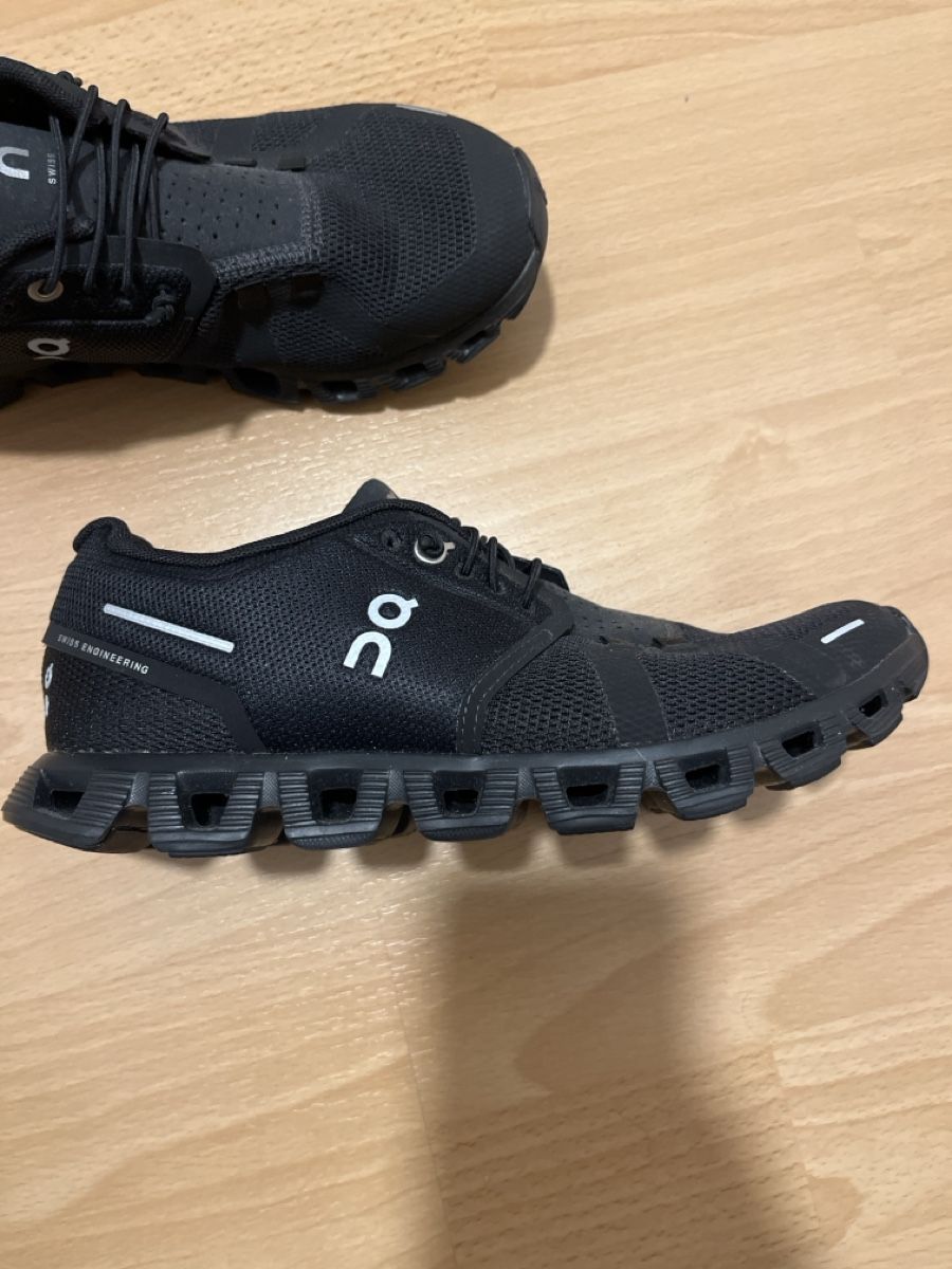 On Scarpe da donna: On Cloud Laufschuhe schwarz – Nuovo (secondo la descrizione) da Rorschacherberg venduto da dze_my6f 3