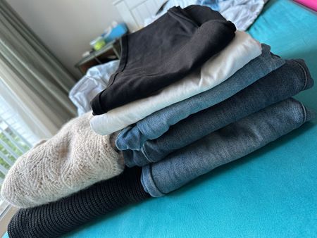 Frauenkleider & Hosen grösser S & M