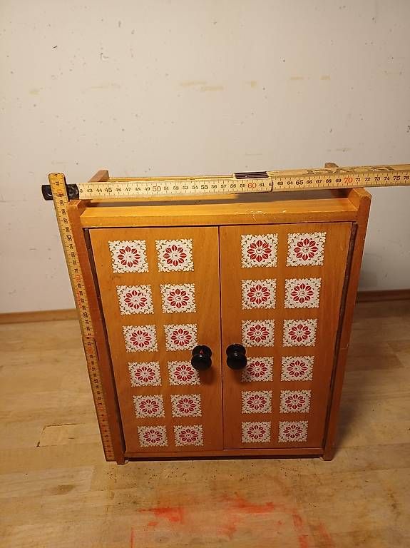 Giocattoli: Vintage Puppenkleiderschrank – Usato da Lindau venduto da wal_md2t
