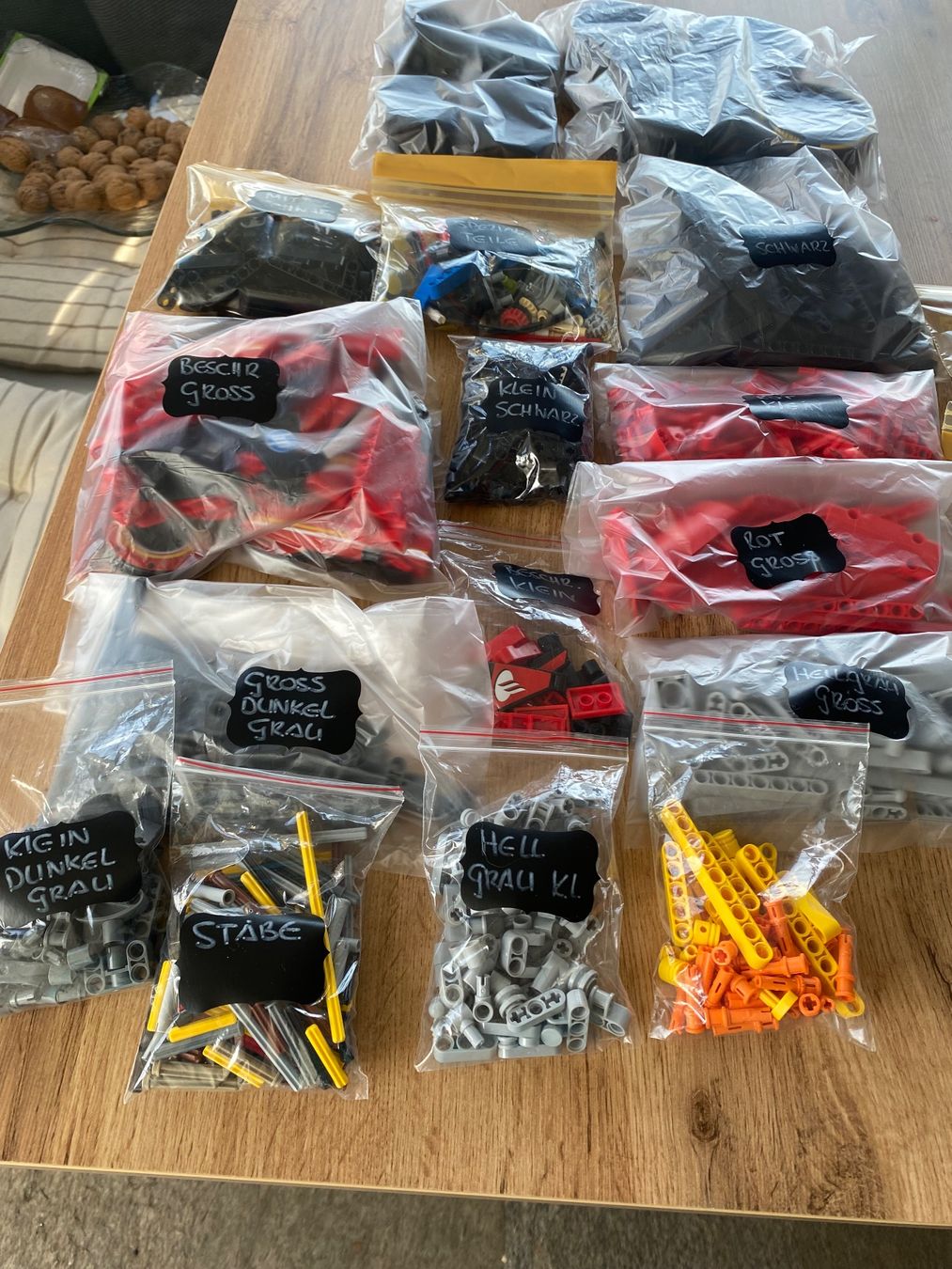 Lego Kit di costruzioni: Lego Technik Ferrari 42207 – Nuovo (secondo la descrizione) da Bächli (Hemberg) venduto da aika012 4