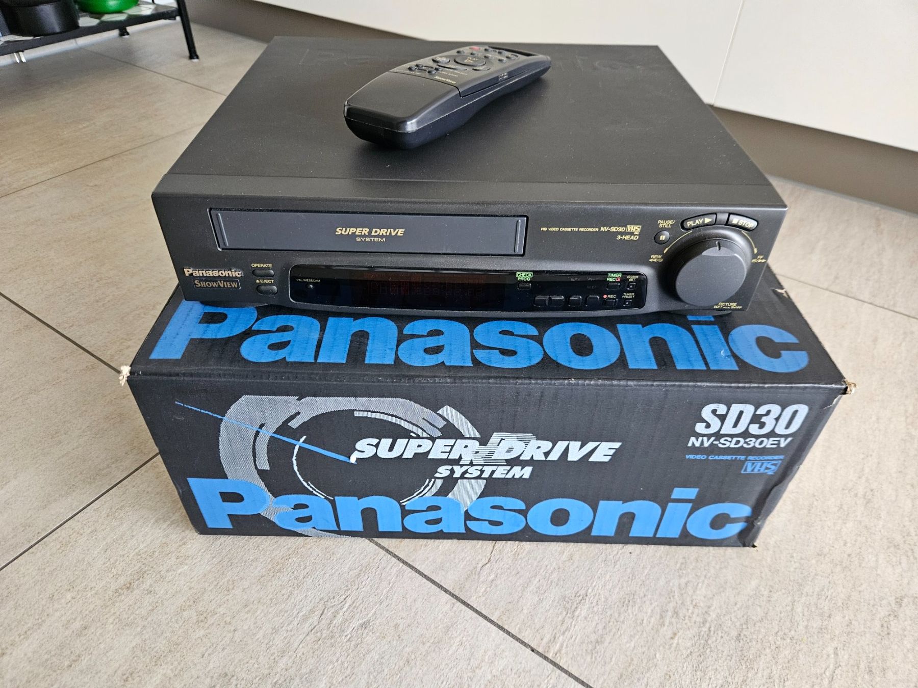 Tutti i VHS: Panasonic VHS Recorder NV-SD30 EV – Usato da Rorschach venduto da die_tdv9