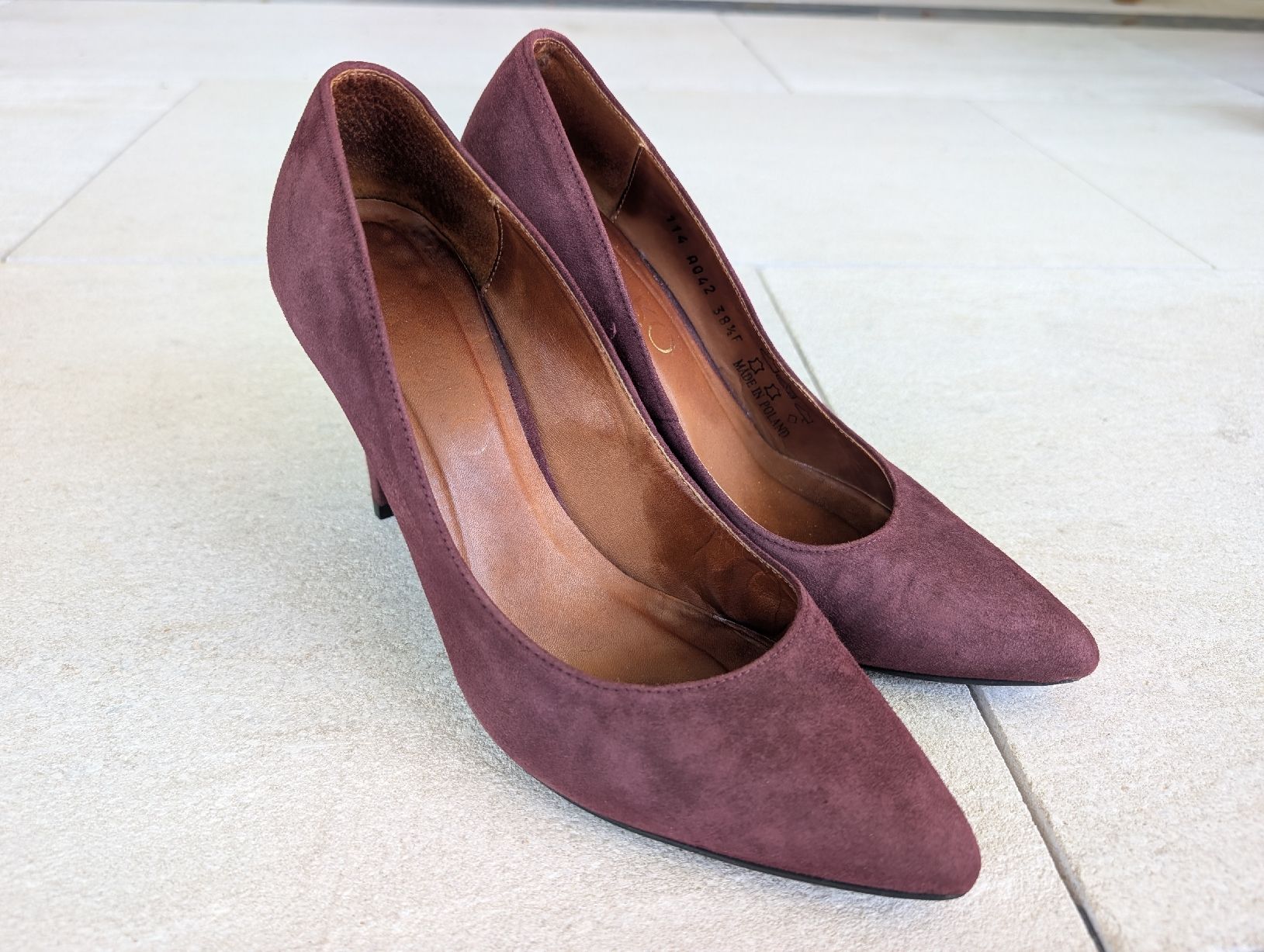 Scarpe da donna: Burgundy Suede Pumps – Usato da Lachen SZ venduto da joa_rf9n