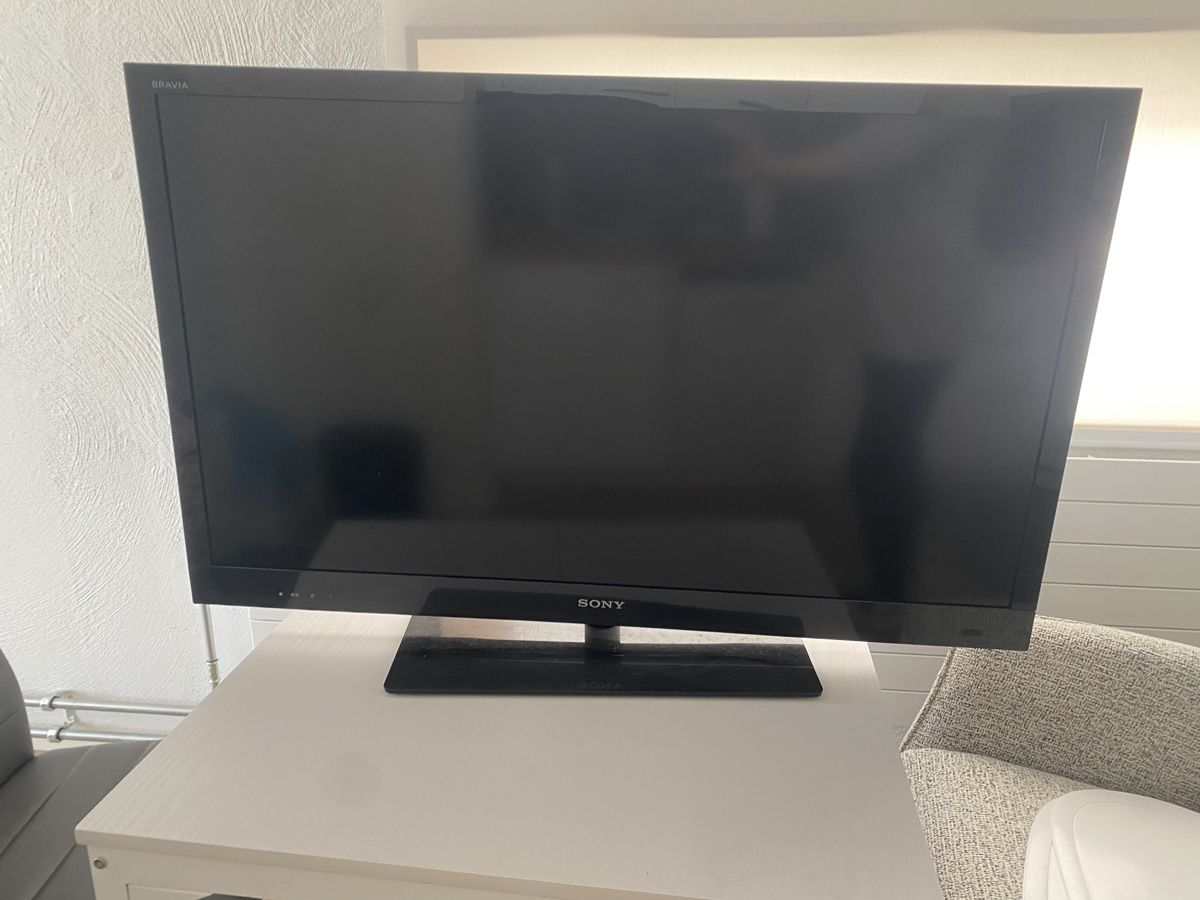 Sony Fernseher: Sony Bravia LCD TV KDL-40EX720 - Top Zustand! – Gebraucht aus Wetzikon ZH von adm_82mm