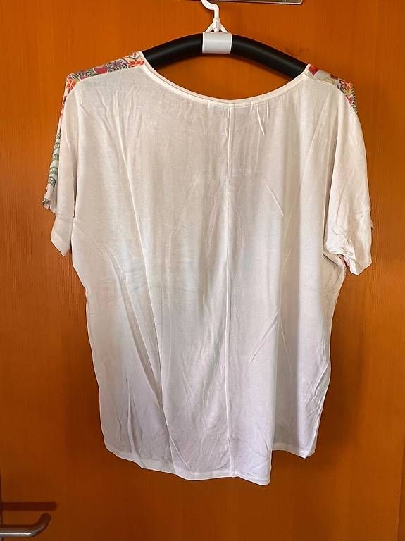 T-Shirts: Desigual Shirt  – Gebraucht aus Jegenstorf von Knuste 2
