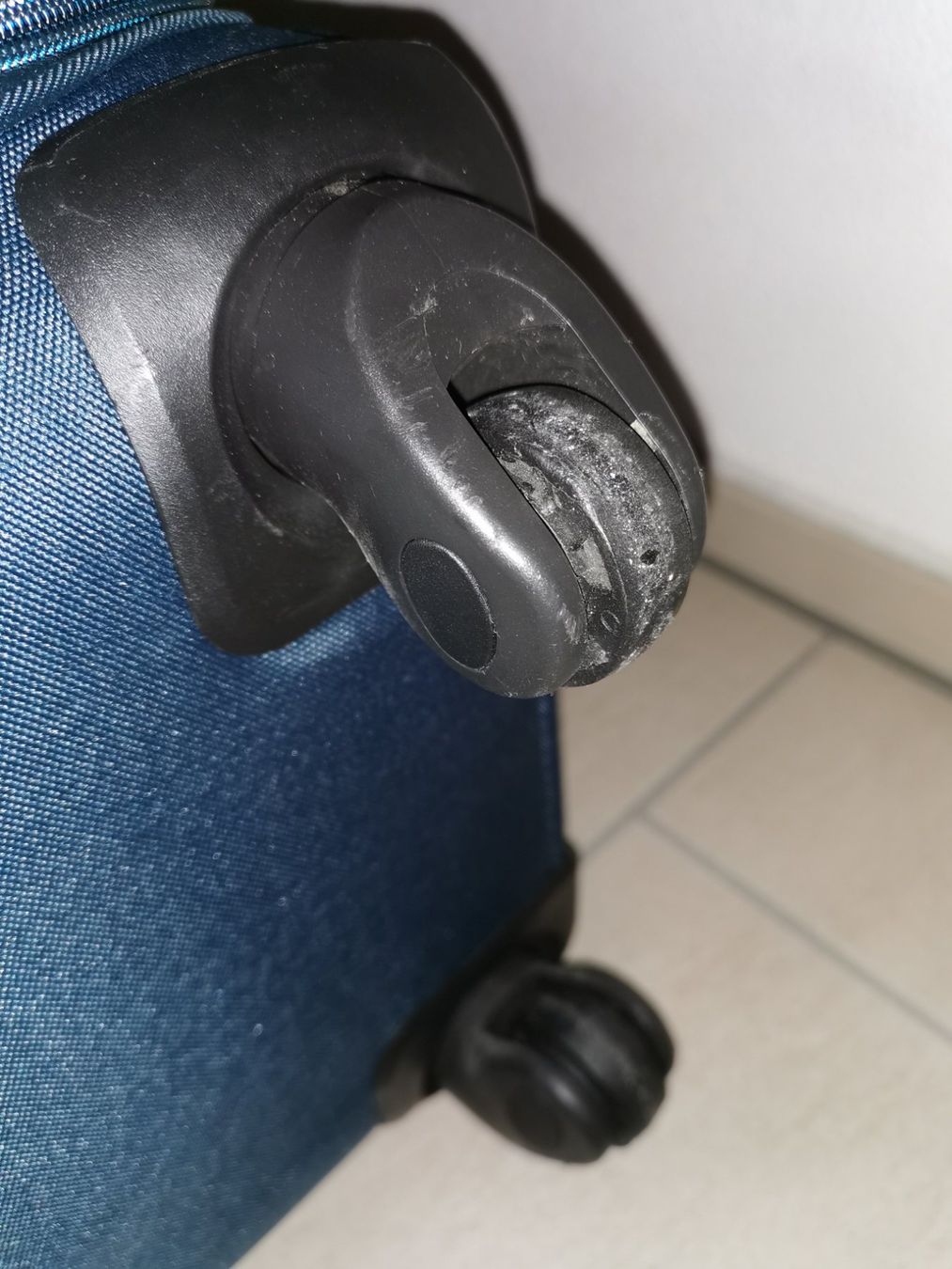 Samsonite Reisekoffer: SAMSONITE Koffer – Gebraucht aus Rüti ZH von Fido20 4