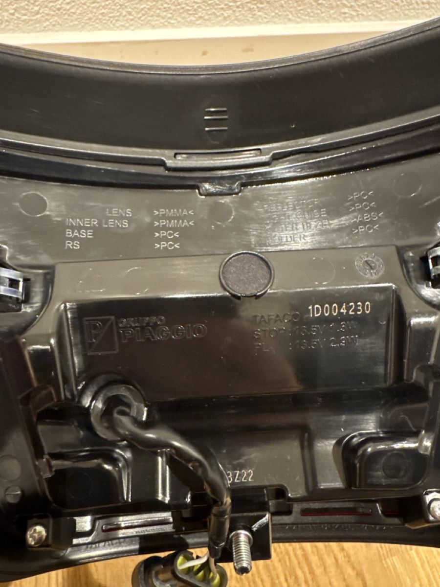 Vespa Tutti pezzi di ricambio per scooter: Vespa Gts LED Rücklicht – Nuovo (secondo la descrizione) da Tägerwilen venduto da dri_s69q 2