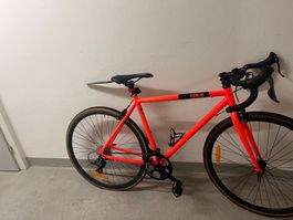 FIXIE INC. Urban/Road Bike in Neon-Orange