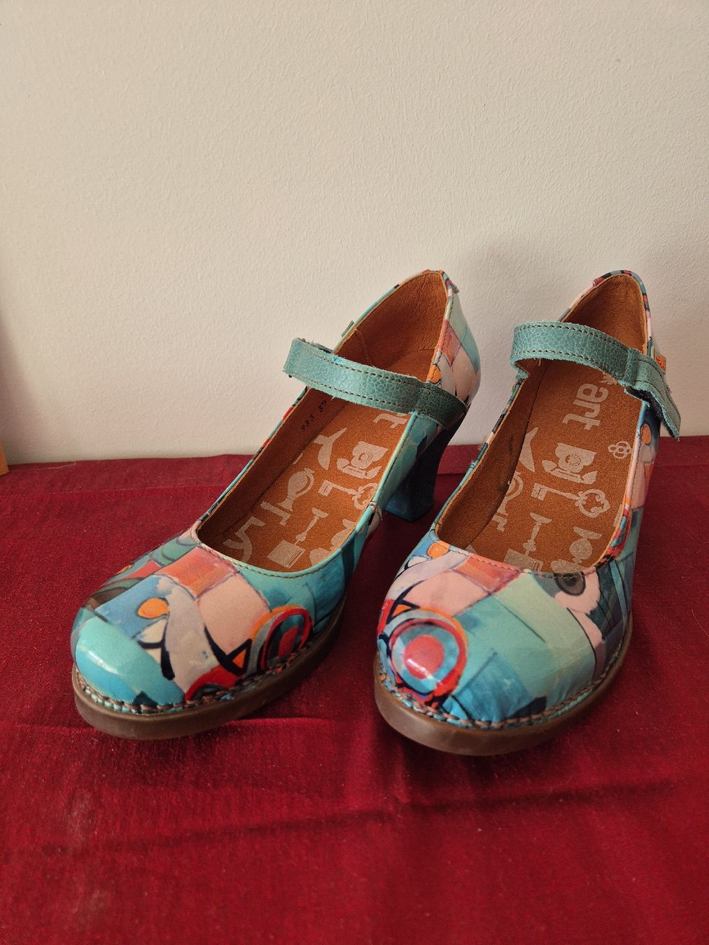 Art Scarpe da donna: Art Pumps, High Heels Gr. 39 – Usato da Oberdiessbach venduto da Finland1977
