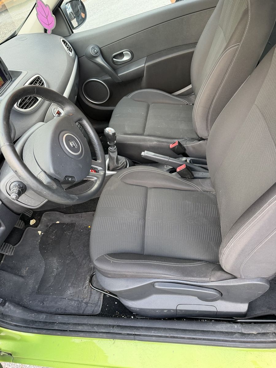 Renault Autos: Renault Clio 1.6 Benzin Mit Rest MFK 12.2026 – Gebraucht aus Mollis von BSL10 6