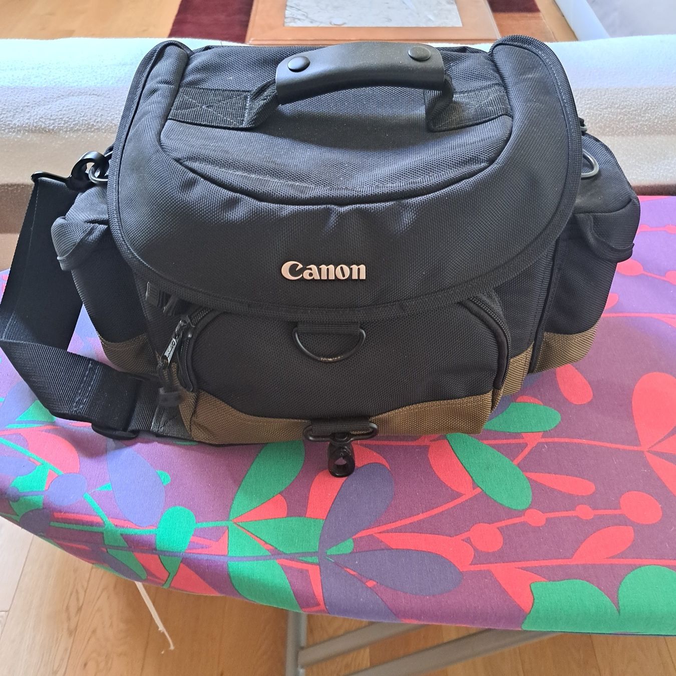Canon Taschen: Canon Fototasche – Gebraucht aus Charmey (Gruyère) von Balinea