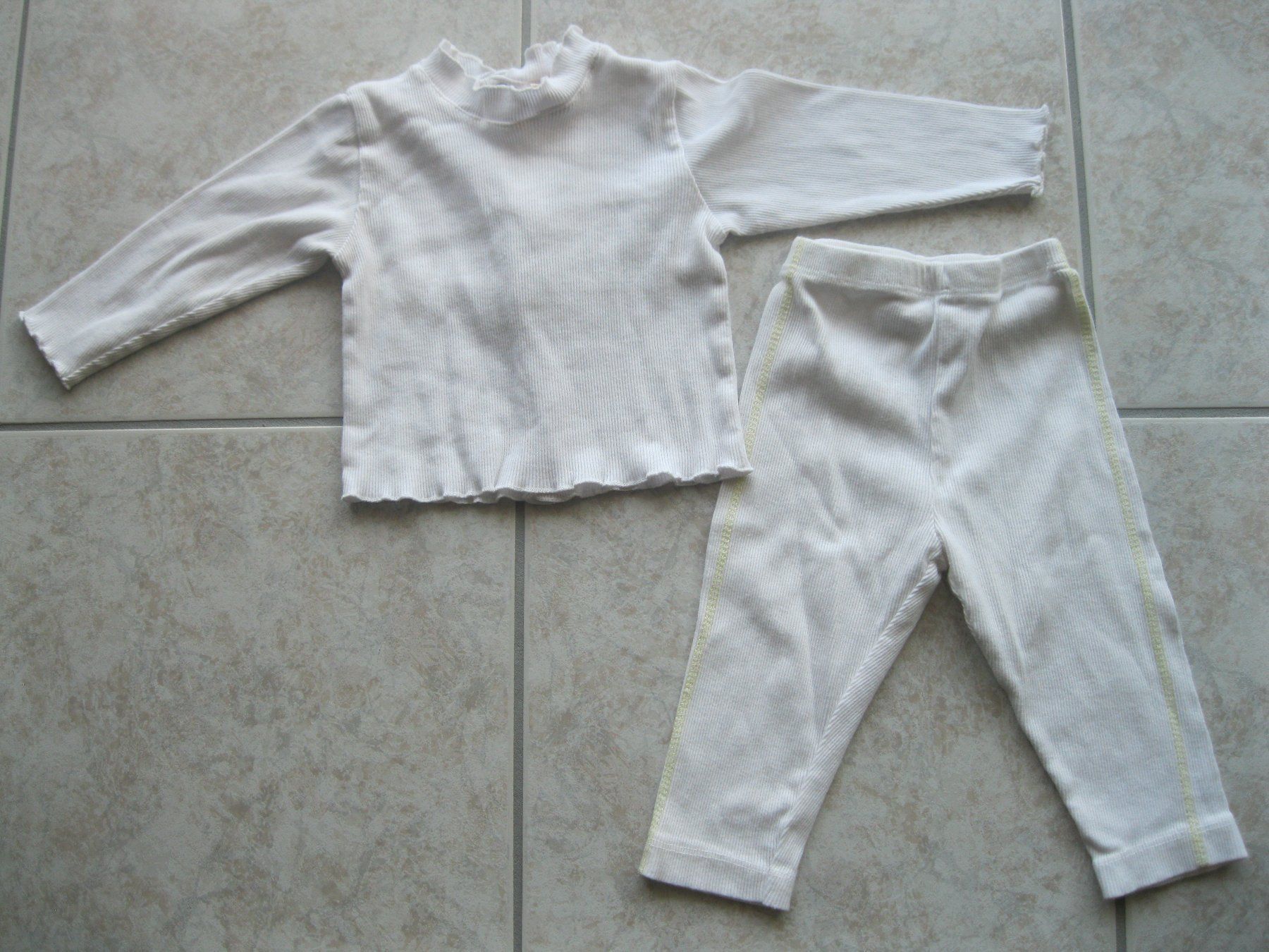 Lotti & Set di vestiti: lot 8 pièces taille 74 – Usato da vouvry venduto da -tivoli- 1