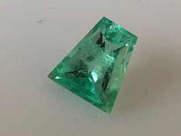 SMARAGD  grün Trapez  0.84cts  Ural / Sibirien