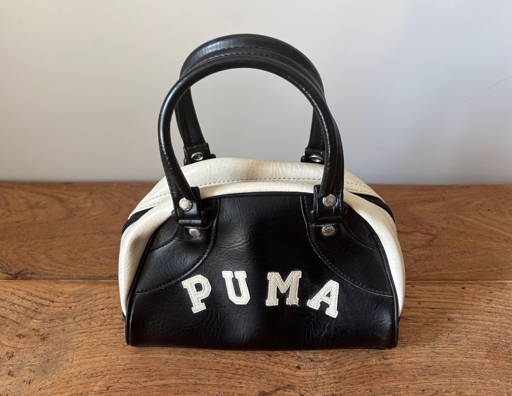 Puma Taschen für Damen: Sac à main PUMA noir et blanc petit format – Neu (gemäss Beschreibung) aus Grancy von ros_p5tq