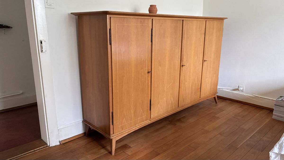 Armadi: Holzschrank, top Zustand, schweizer Fabrikat – Usato da Zürich venduto da zijoel