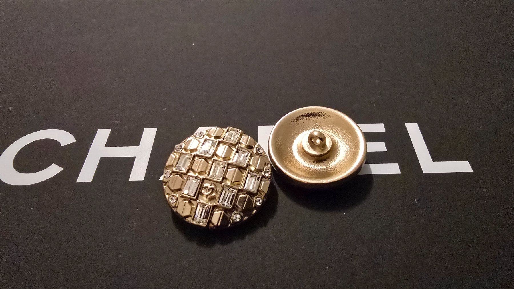 Boutons: Original Chanel Knöpfe 2 Stück – Neuf (Voir description) à wallisellen par funkelsternchen5 1